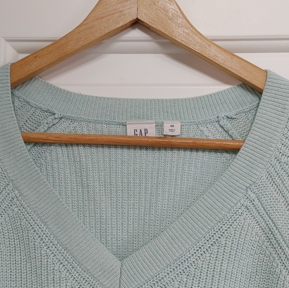 🍋Gap Seafoam V-Neck Knit Sweater ~ Size S - Picture 3 of 7
